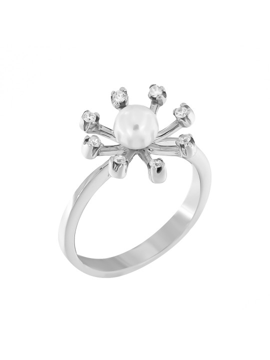 White gold ring with pearl